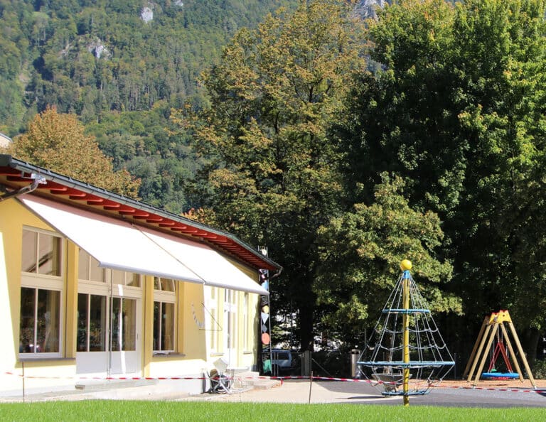 Sanierung Spielplatz KiGa Löwe, Glarus